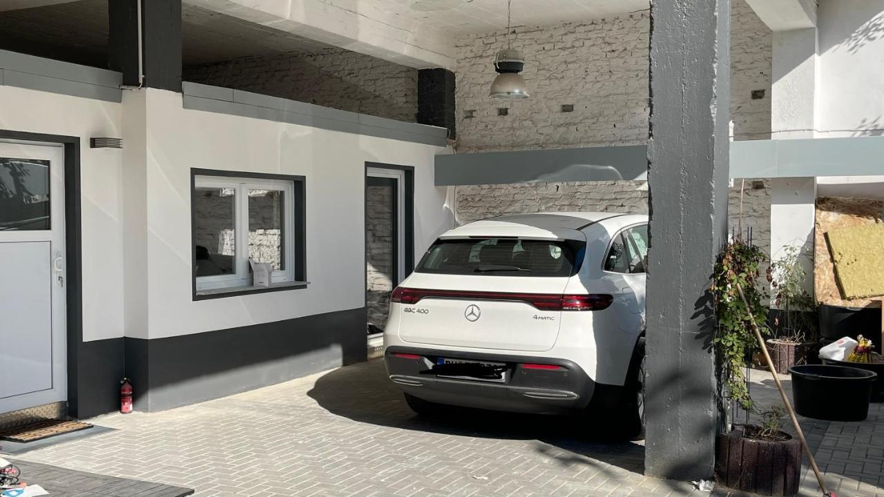 Oase Im Gruenen Hinterhof, Eg, Ruhe, Terrasse, Carport, Free Paytv, Kaffee&Tee, Fahrraeder Leilighet Duisburg Eksteriør bilde