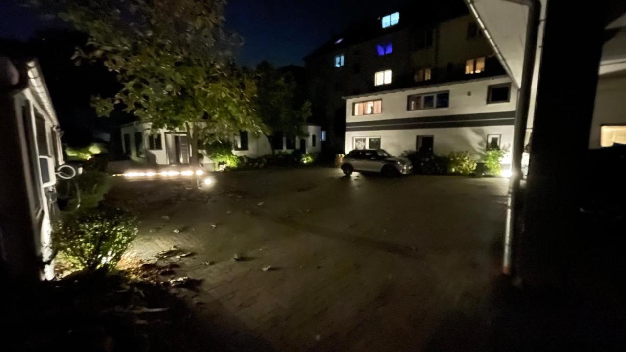 Oase Im Gruenen Hinterhof, Eg, Ruhe, Terrasse, Carport, Free Paytv, Kaffee&Tee, Fahrraeder Leilighet Duisburg Eksteriør bilde