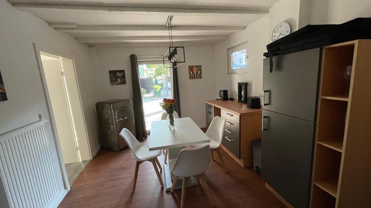 Oase Im Gruenen Hinterhof, Eg, Ruhe, Terrasse, Carport, Free Paytv, Kaffee&Tee, Fahrraeder Leilighet Duisburg Eksteriør bilde